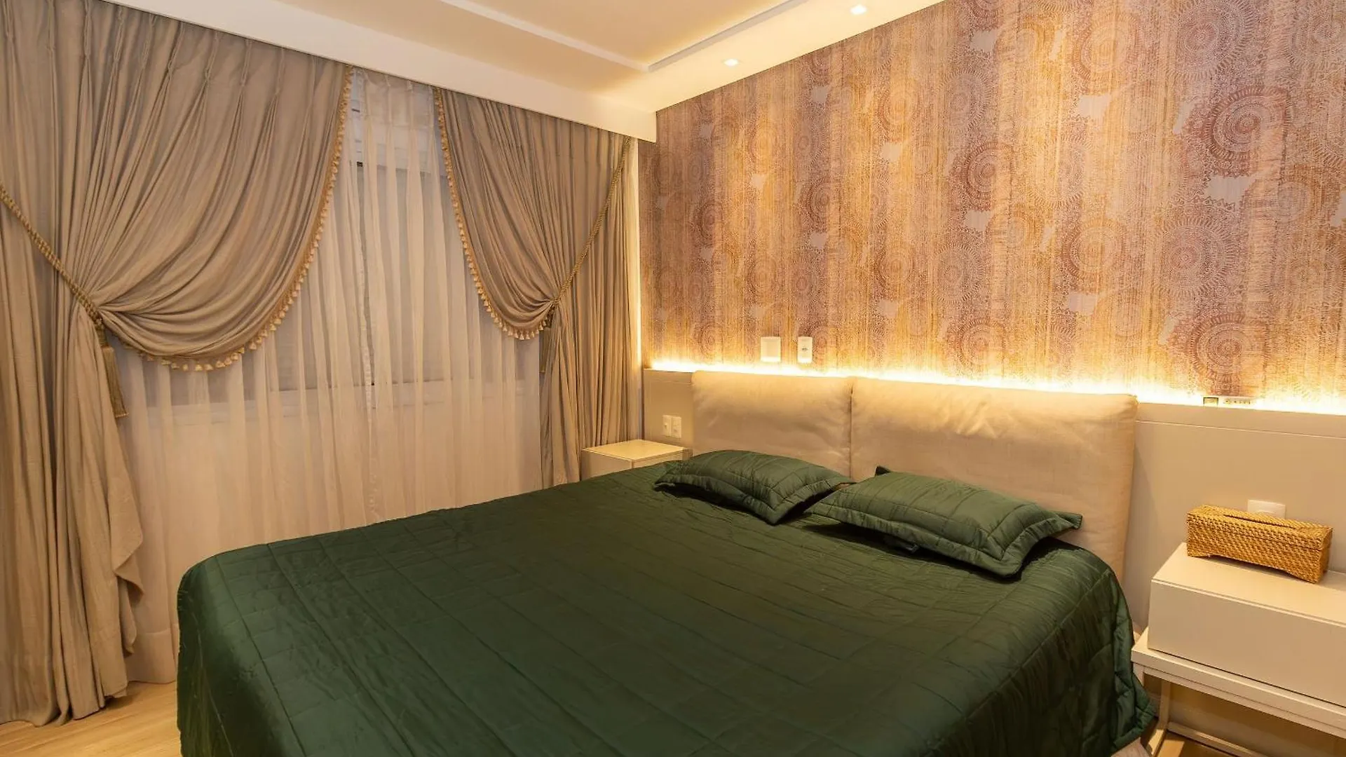 Varandas Do Atlantico 101B - Apartamento Com Vista Mar - Piscina Climatizada - Academia - Bombinhas 0*,  Brazil